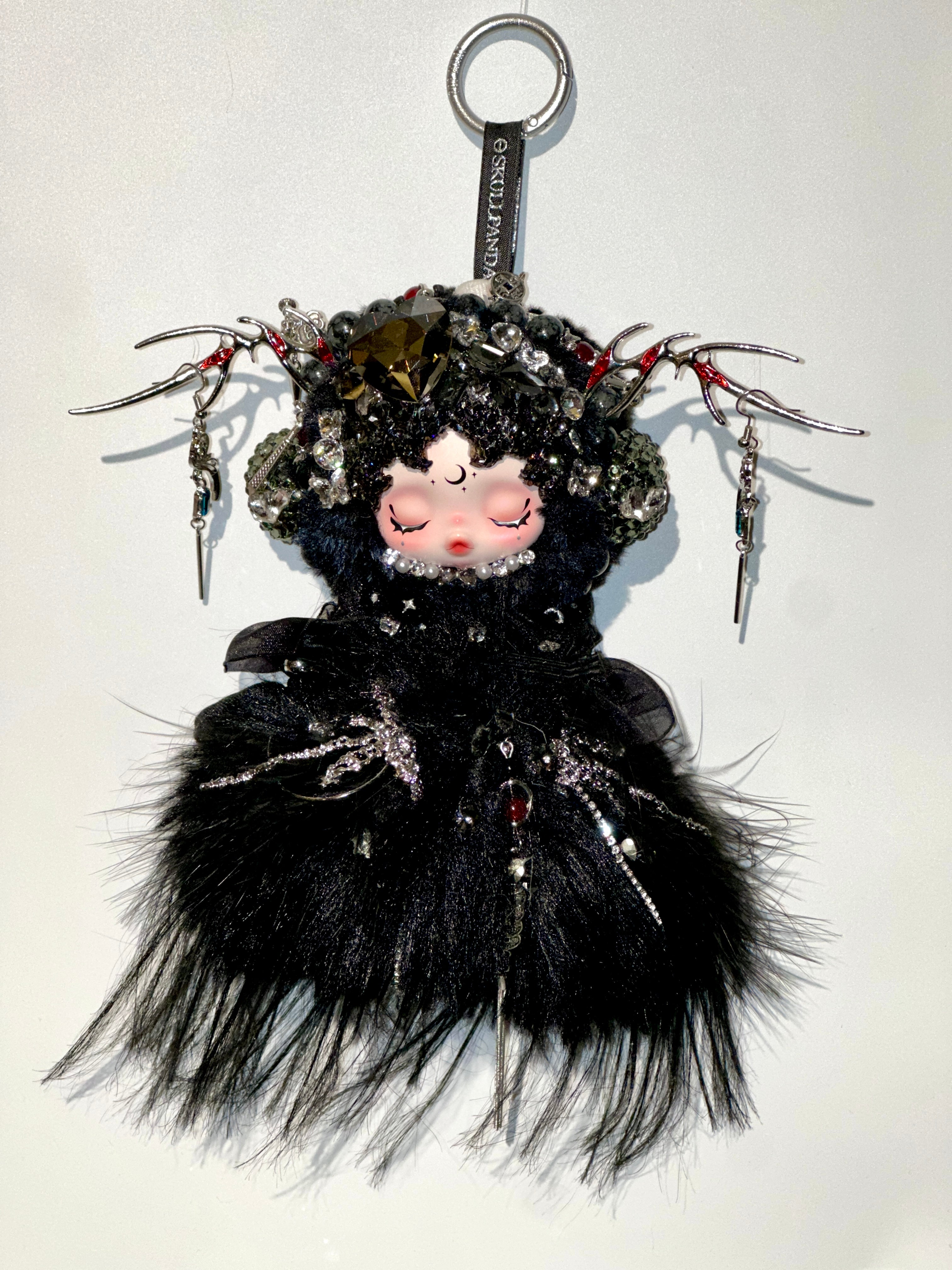 Darkness – SKULLPANDA You Found Me! Series Plush Doll Pendant（Custom Bling Edition）