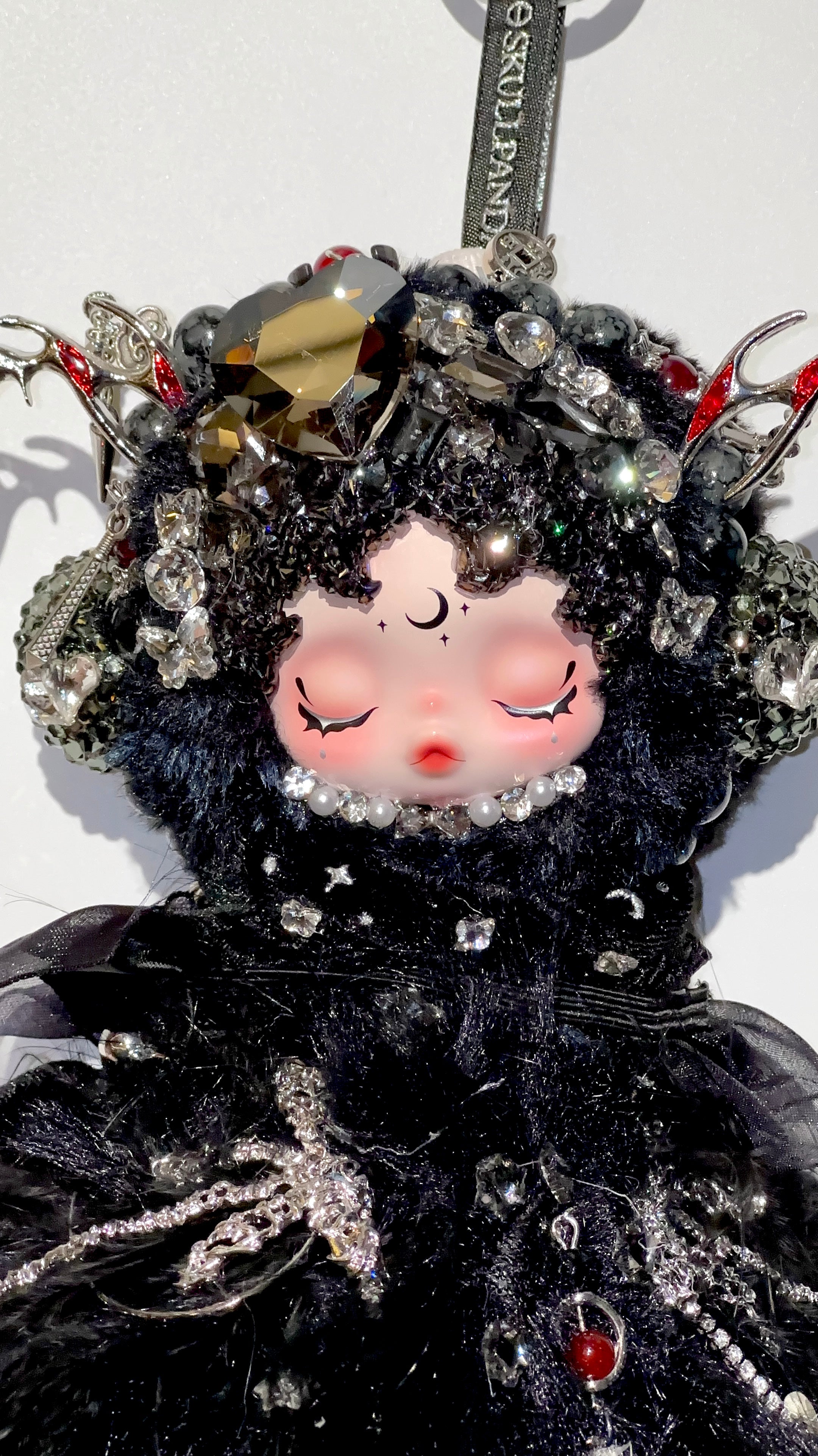 Darkness – SKULLPANDA You Found Me! Series Plush Doll Pendant（Custom Bling Edition）