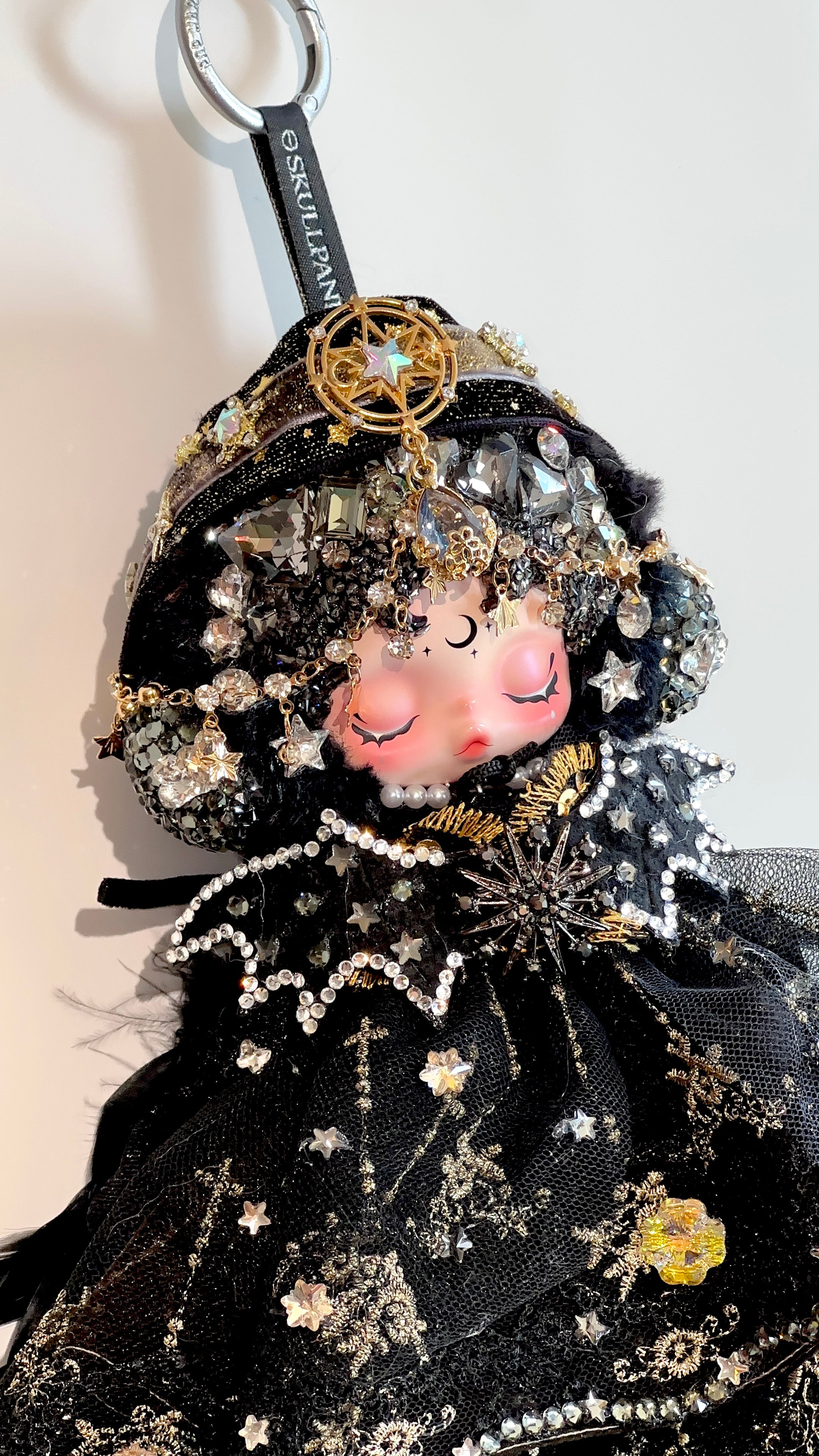 Darkness – SKULLPANDA You Found Me! Series Plush Doll Pendant（Custom Bling Edition）