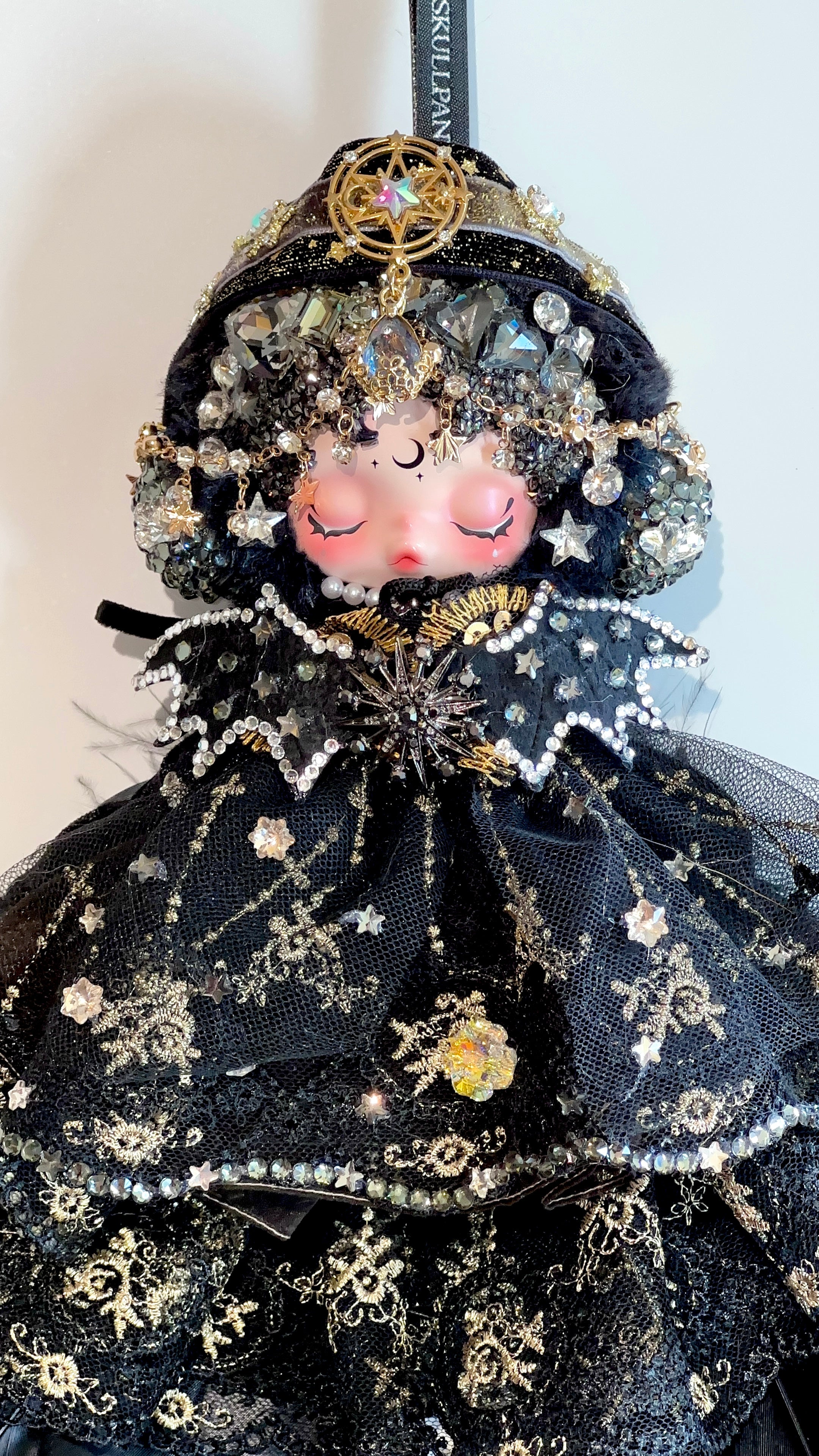 Darkness – SKULLPANDA You Found Me! Series Plush Doll Pendant（Custom Bling Edition）